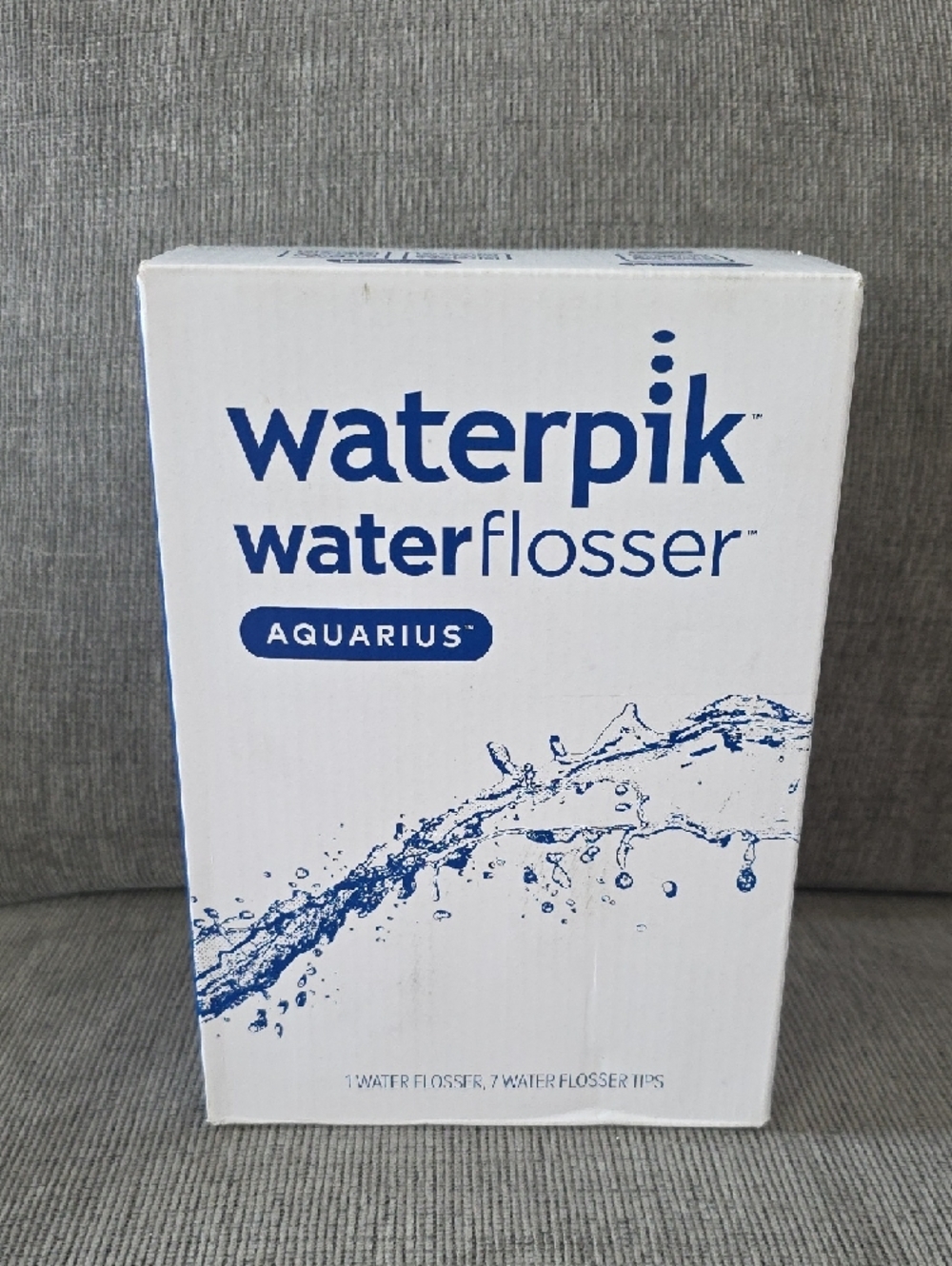 Waterpik Aquarius Water Flosser in White, New In Box, 7 Flosser Tips. - Picture 3 of 12